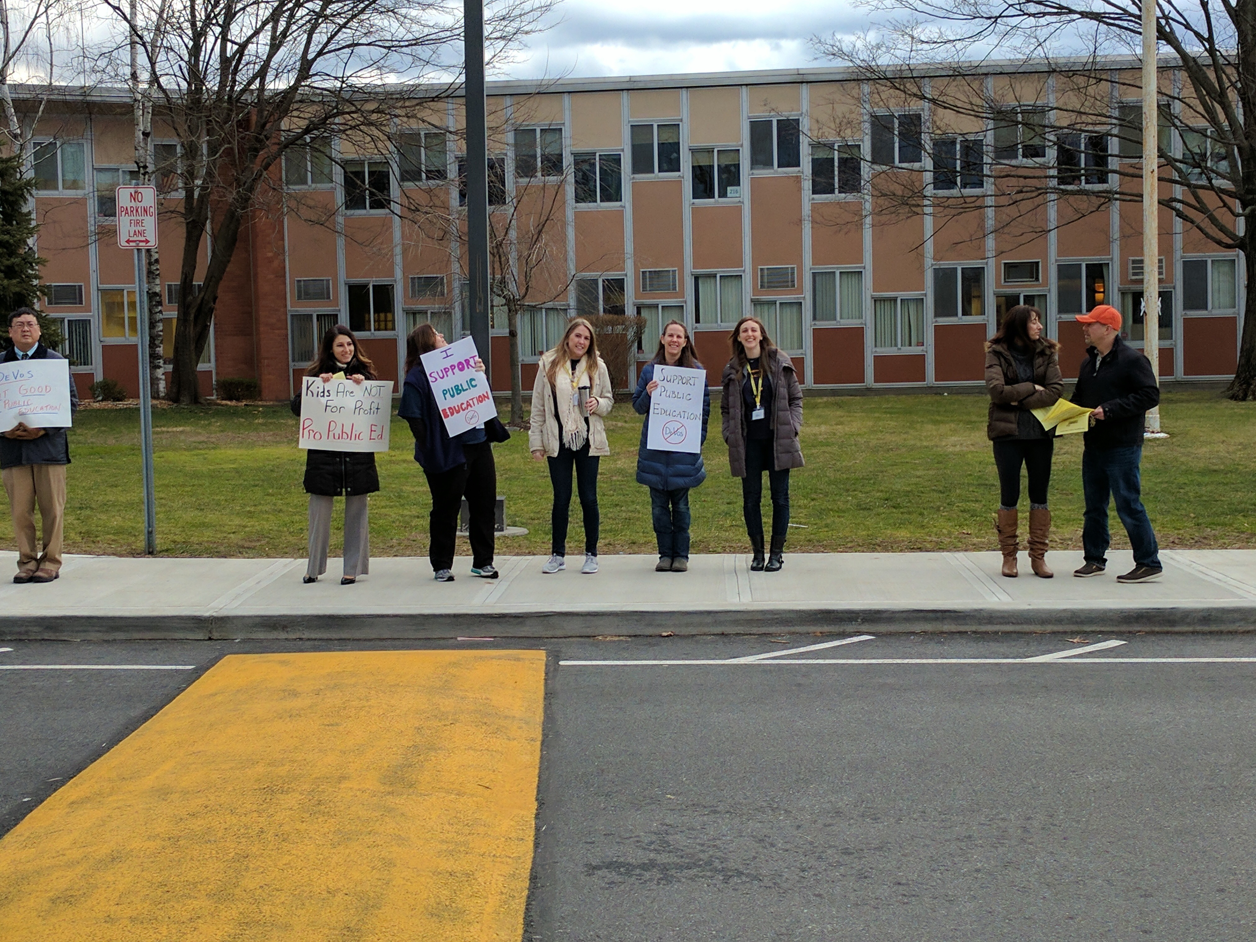 ardsley-rallies-against-devos-ardsley-congress-of-teachers